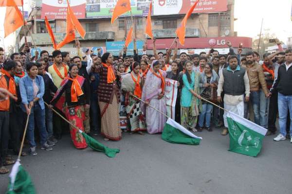 Tributes to martyred soldiers
