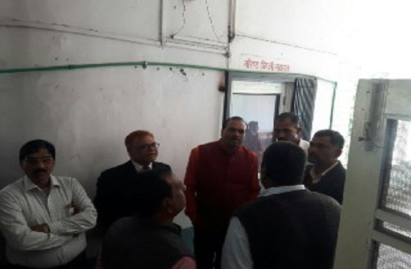 तीन साल में कितने किए घोटाले अब खुलेगी कारनामों की फ़ेहरिस्त…