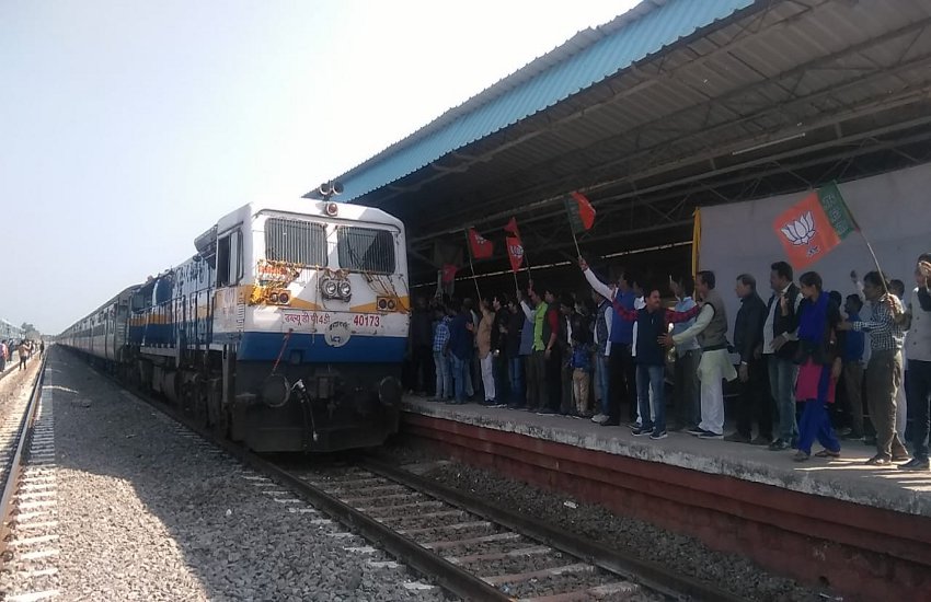 Khajuraho-Indore express train service started