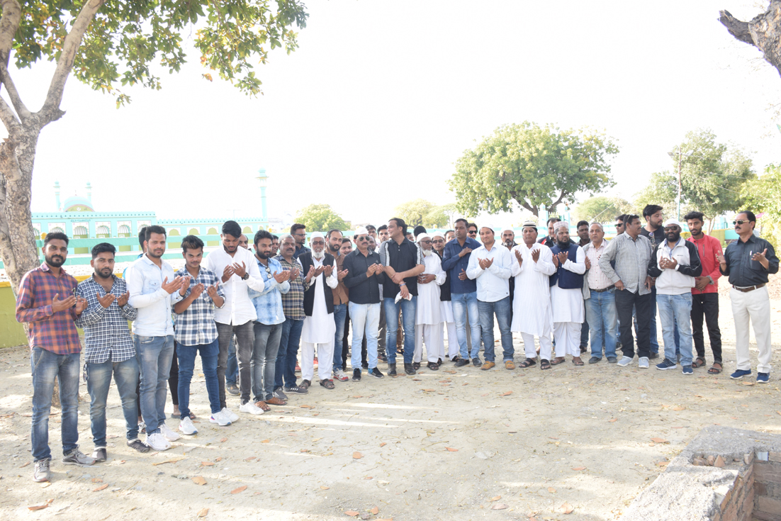 Muslim society paid homage to the martyrs