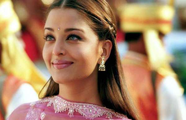 aishwarya rai bachchan latest photos in black dress