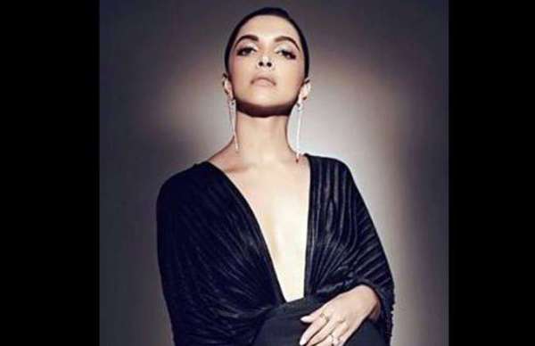 deepika padukone in white saree photos