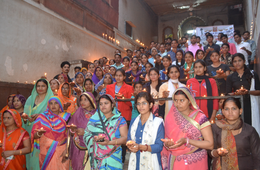 Martyrdom of martyred martyrs in the lamp, salute the martyrs of Pulwav