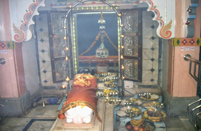 यहां भगवान शिव को अपने कंधों पर बिठाकर लाए थे हनुमान, जानिए इस मंदिर से जुड़ी रहस्यमयी बातें