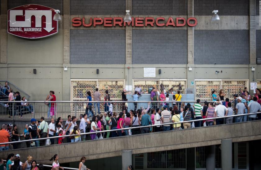 Queue in Venezuela for condom