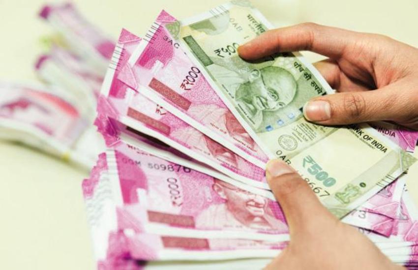Government announces cash packages, incentive as festive bonanza in Delhi 