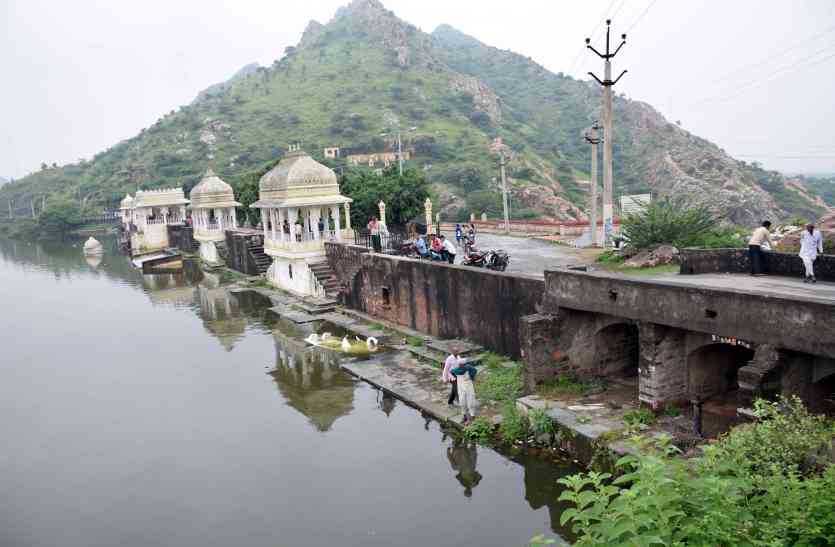 Dead body found in Udaisagar lake udaipur