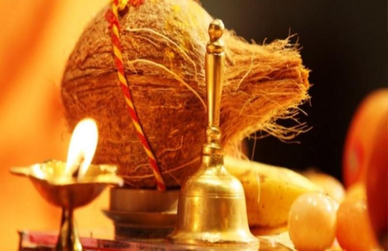 घर में रखें इस प्रकार का नारियल, लक्ष्मी जी की कृपा से होगा धन लाभ