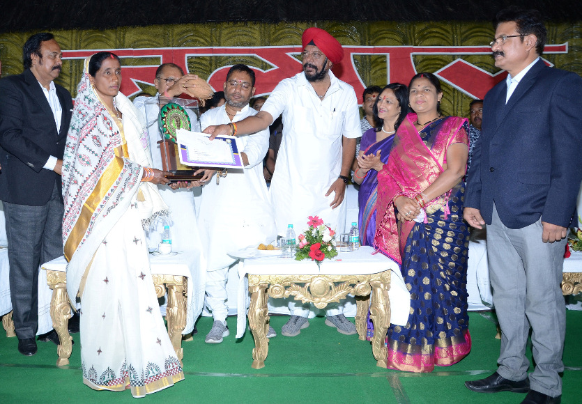 Anita Rajwade got award