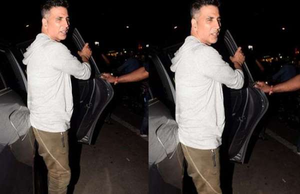 akshay kumar with wife twinkle khanna on dinner date