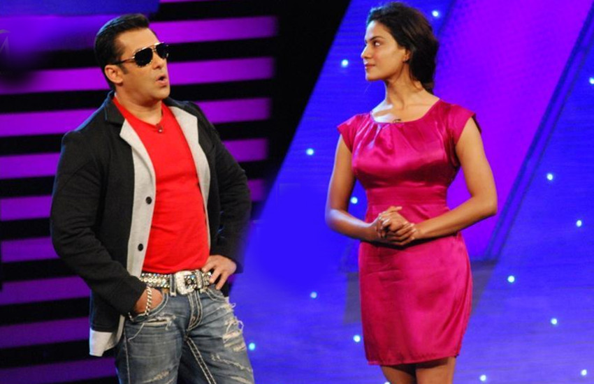 VEENA MALIK GAVE WRONG STATEMENT AGAINST SALMAN KHAN