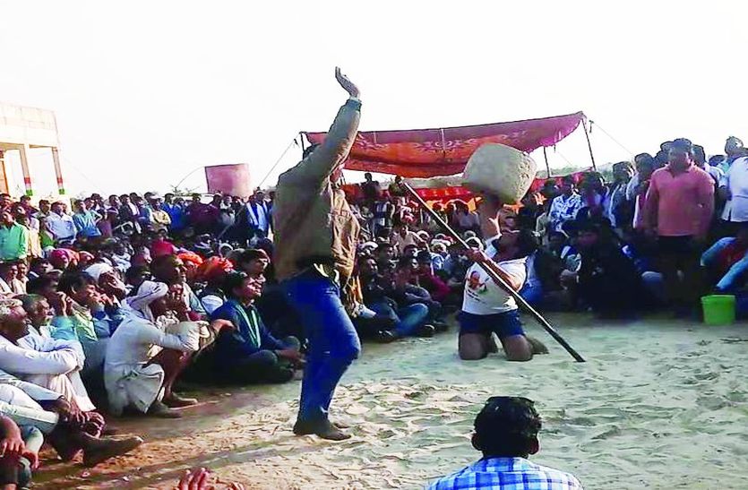 पहलवानों ने दिखाया दम