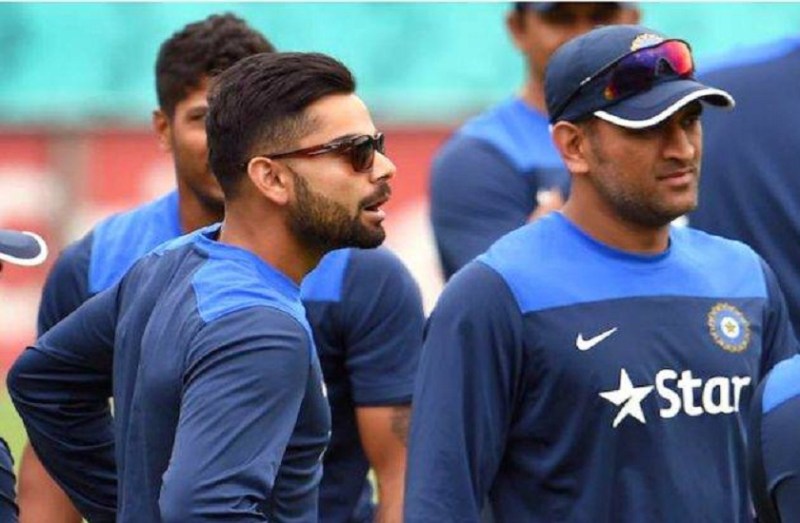 Kohli And dhoni 