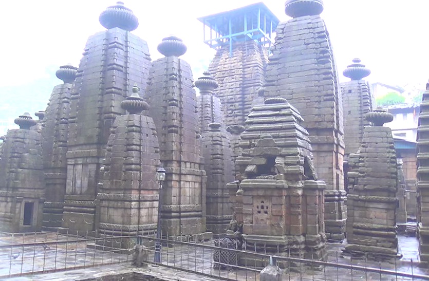 देखा है ऐसा ज्योतिर्लिंग जहां हैं 108 शिवलिंग