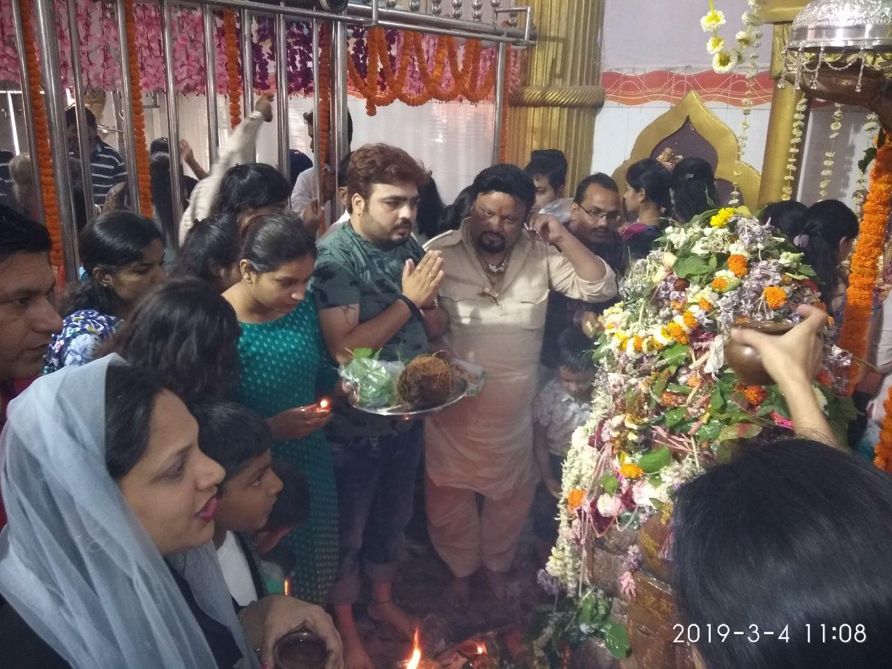 Devotees worshiping Lord Bholenath on MahaShivaratri