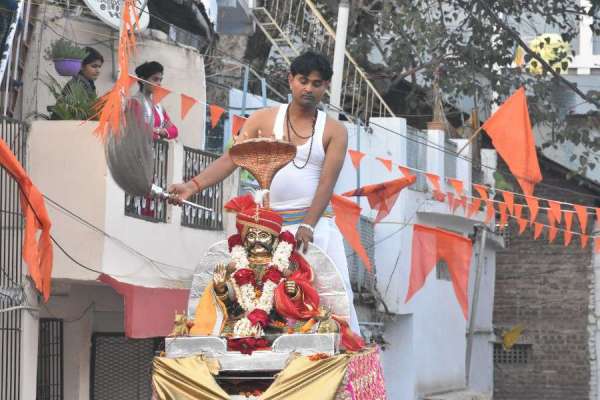 पालकी में निकले भोलेबाबा, उतारी आरती, शाही सवारी में गूंजे देशभक्ति गीत