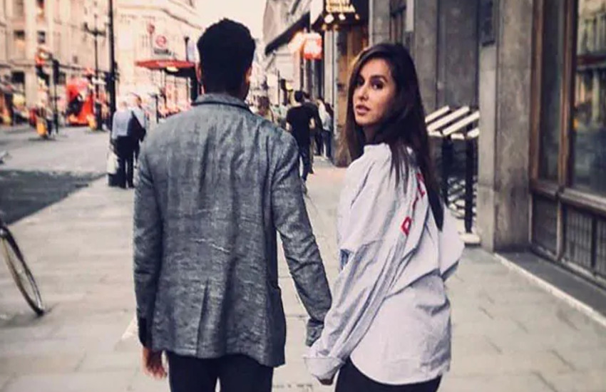 farhan akhtar can marry with shibani Dandekar in april or may