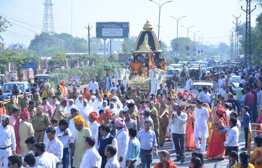 धन्य हो गई चम्बल धरा…शोभायात्रा के साथ हुआ साध्वी विशुद्धमति का 50वां स्वर्णिम संयम दीक्षा जयंती महोत्सव का आगाज…