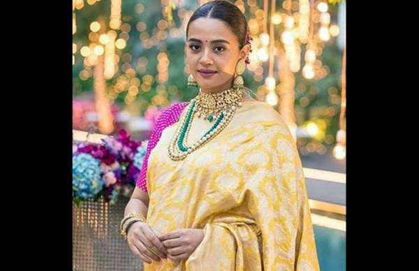 surveen chawla baby shower latest photos