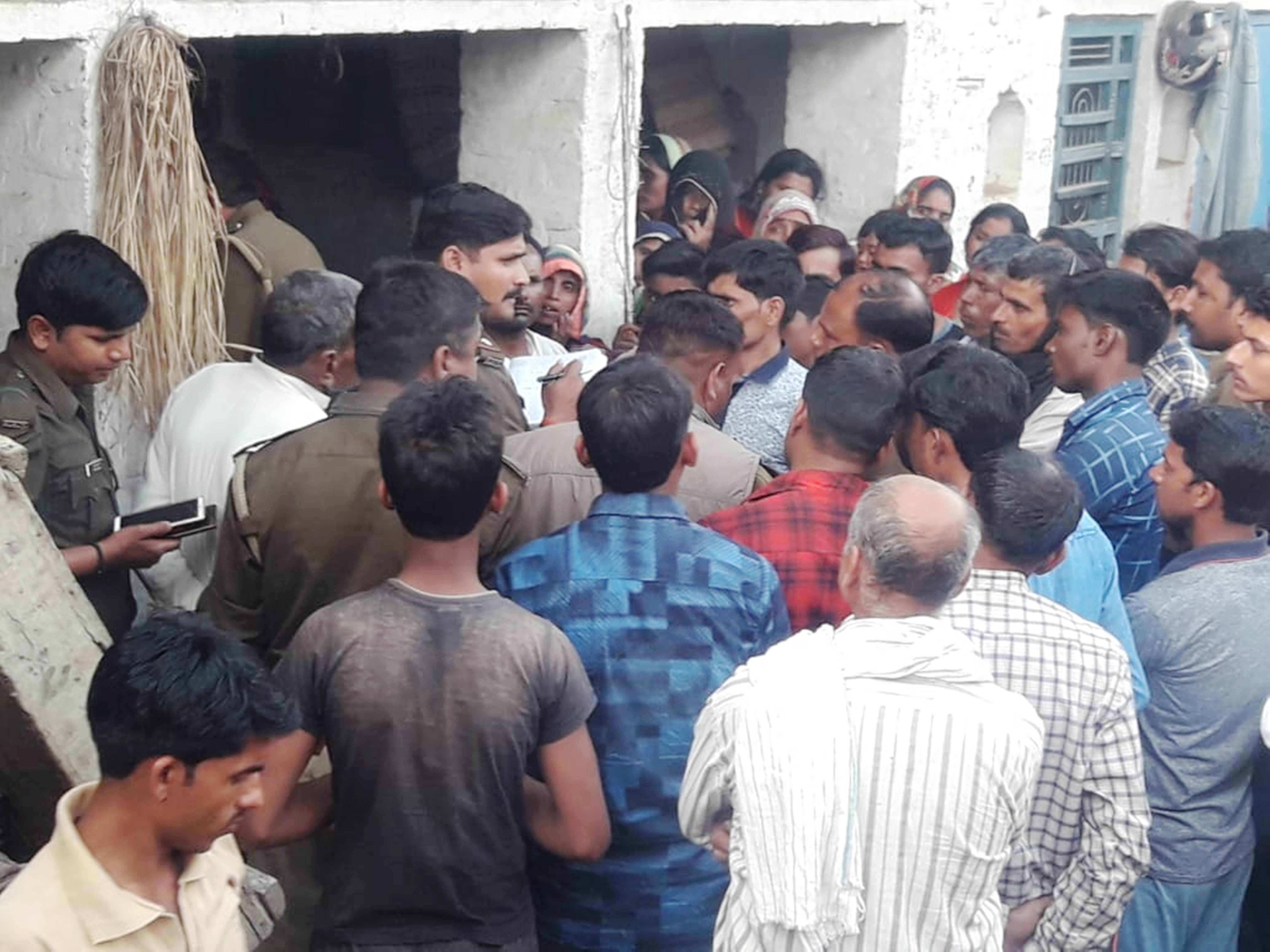 many people die from drinking poisonous liquor in ghatampur