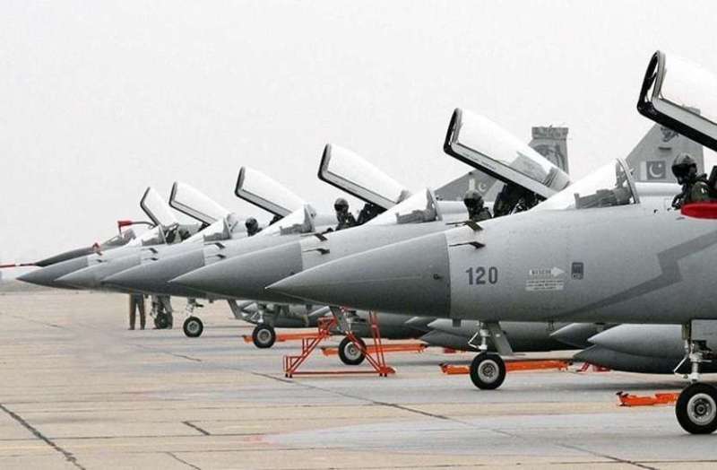 एयर स्ट्राइक के बाद घबराए पाकिस्तान ने फॉरवर्ड एयरबेस पर तैनात किए लड़ाकू विमान