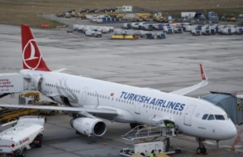तुर्की से न्यूयार्क जा रही विमान में मची अफरातफरी, एक एयरहोस्टेस का पैर टूटा, 30 घायल