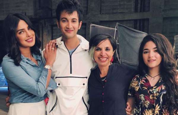 The Sky Is Pink Shooting Over Priyanka Chopra and Farhan Akhtar photos