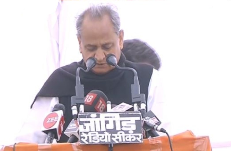 लक्ष्मणगढ़ से सीएम गहलोत LIVE: बीजेपी में एक्टिंग ज्यादा है, मोदी जी को एक्टर बनना चाहिए