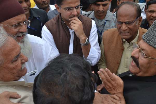 फिर बढ़ी बात