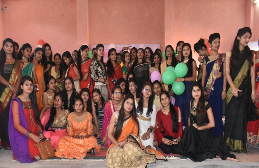 The Fairway Party to Seniors at Girls College