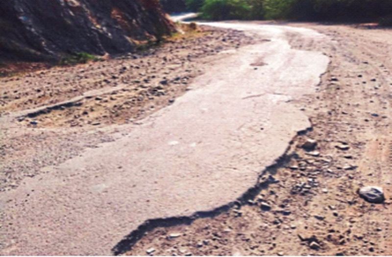 मुसीबत बने काली घाटी के रास्ते