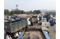 तिलवारा पुल पर लगा जाम