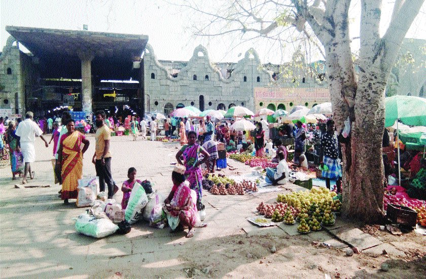 Capture of encroachers in Coimbatore market