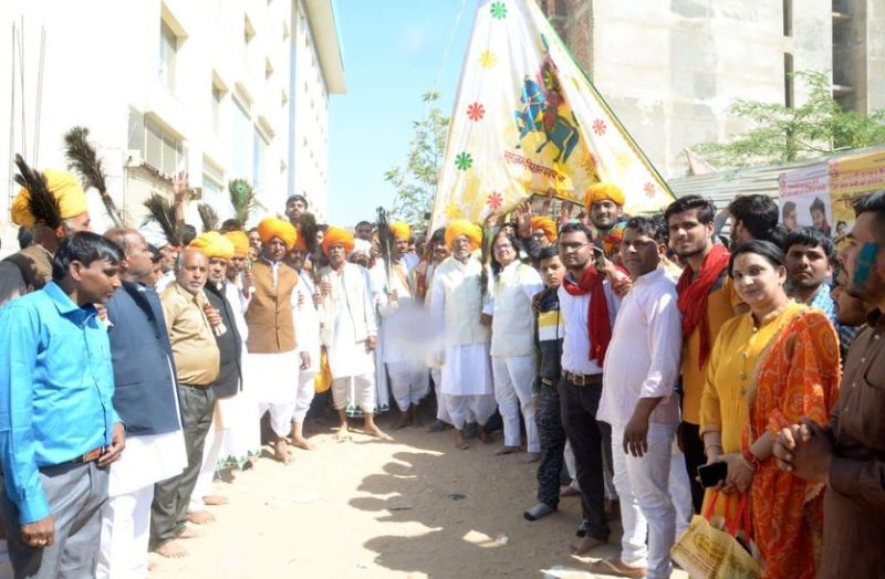 सूरजगढ़ वालों का 371 वां निशान बाबा के मंदिर में द्वादशी को सुबह सवा 11 बजे चढ़ाया जाएगा।