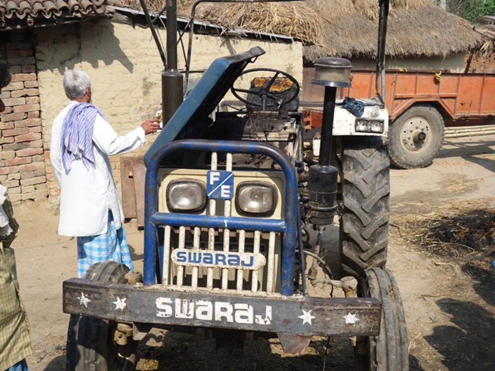 tractor-troli-burn-in-suger-mill-biswa-sitapur