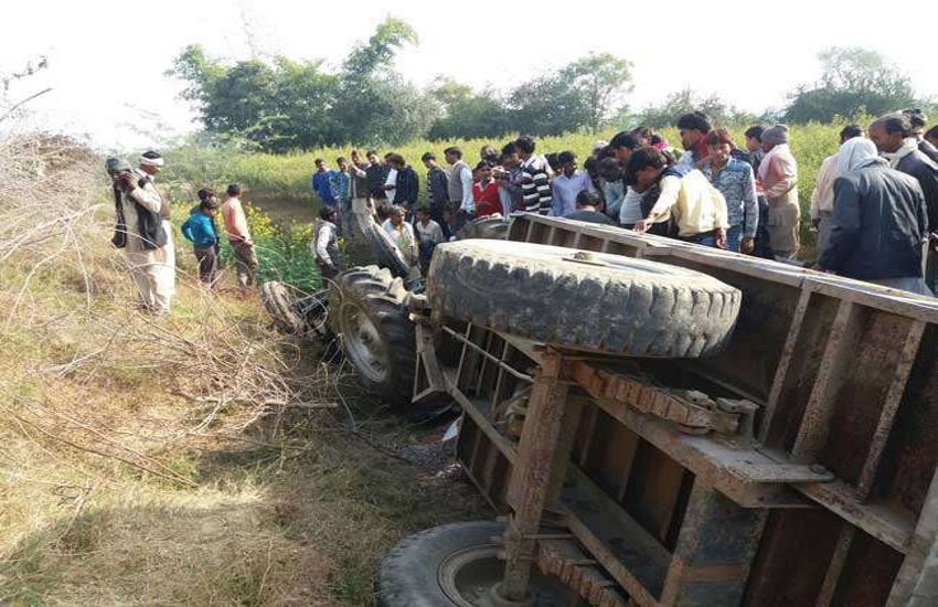 four killed in road accident and Twenty four injured