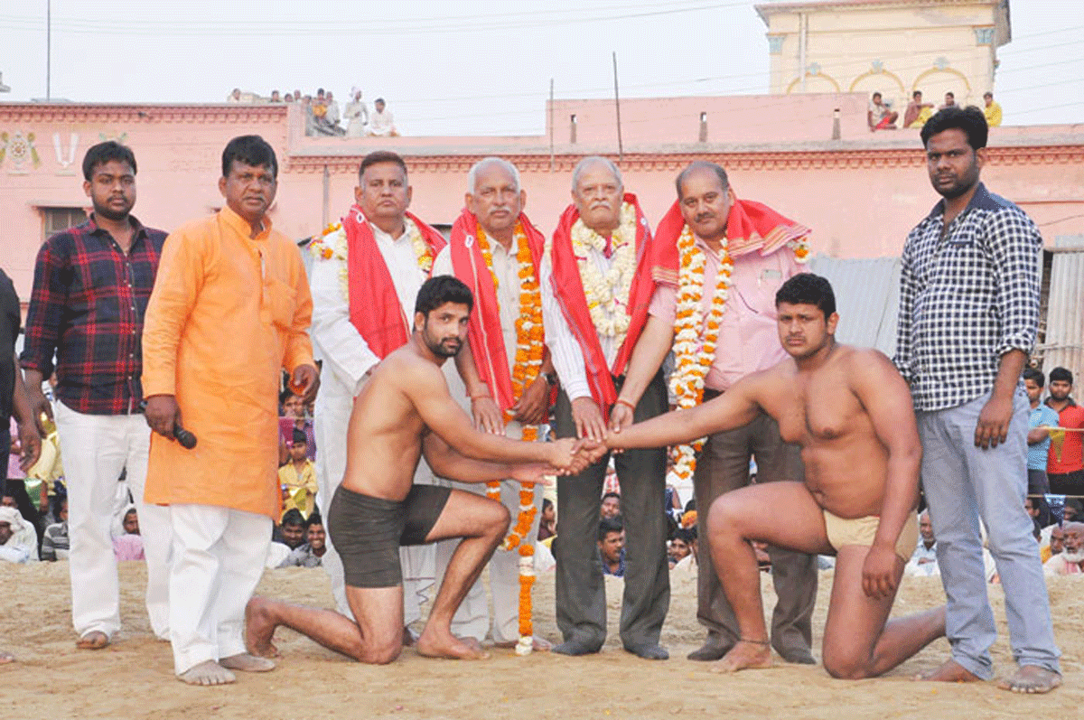 Big Wrestling Contest Held In Ayodhya On Budhwa Mangal