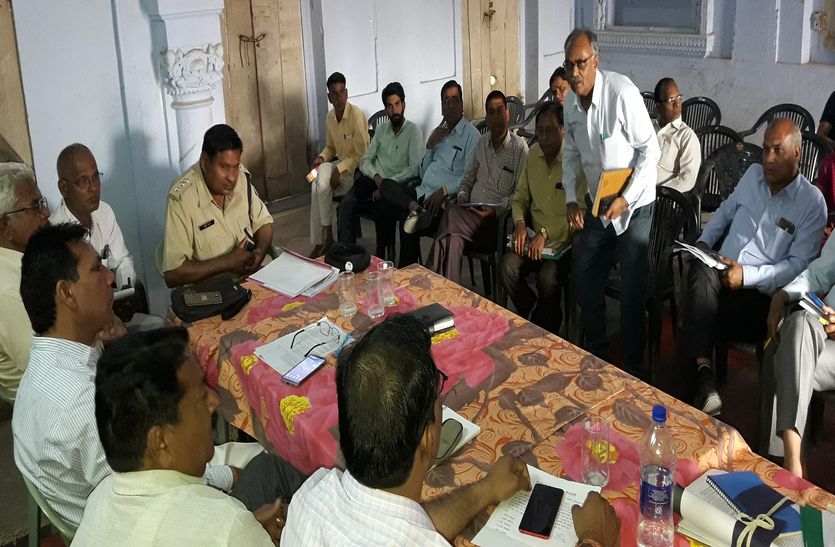 Sir: Capture of the government is not available for the occupation of the land, the removal of encroachment Tomato fair magistrate ordered to remove hand-to-hand encroachment
