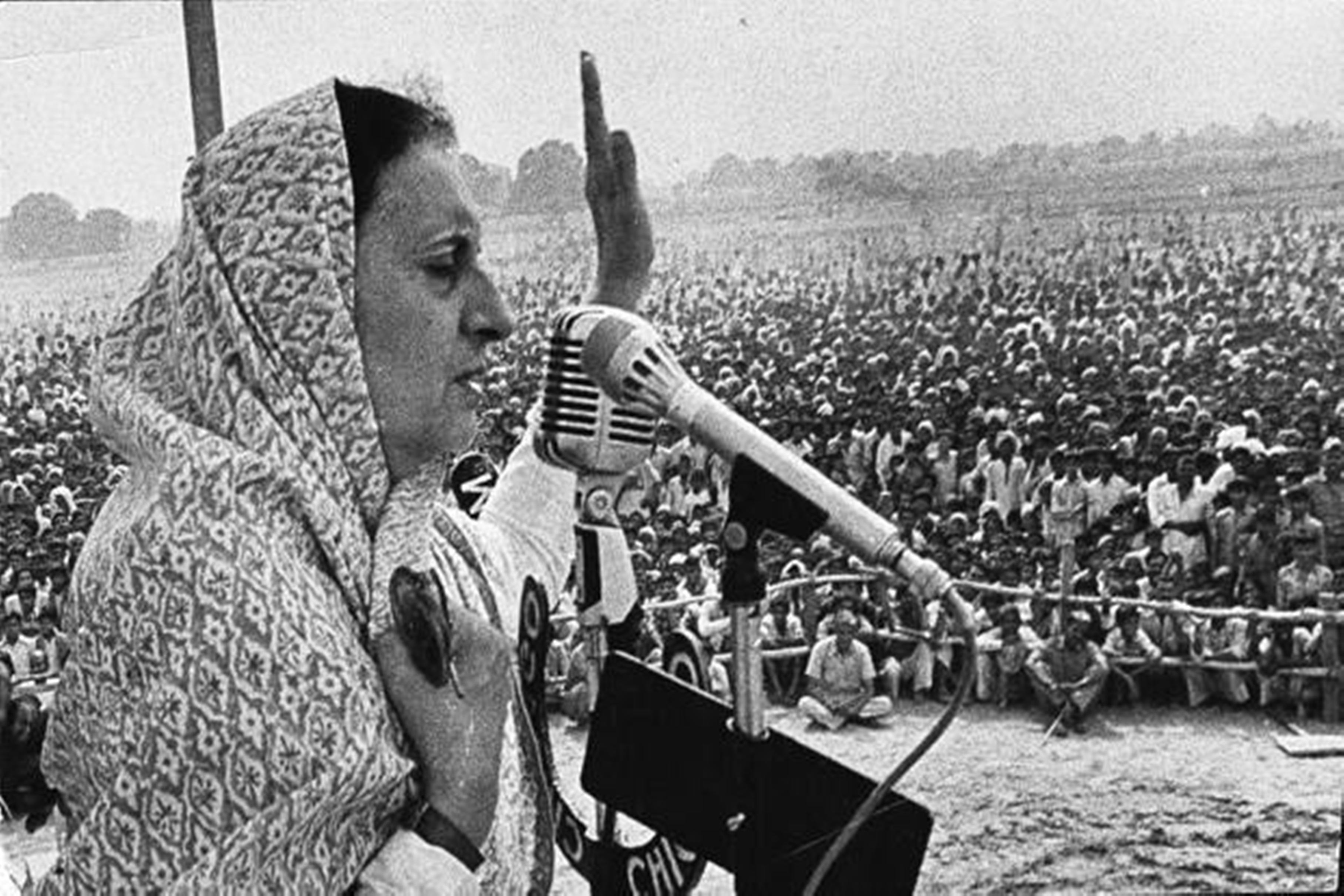 when indira gandhi addressed rally in phool bagh kanpur