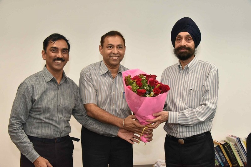 चुनाव आयोग की अनुमति से मदान ने संभाला पदभार