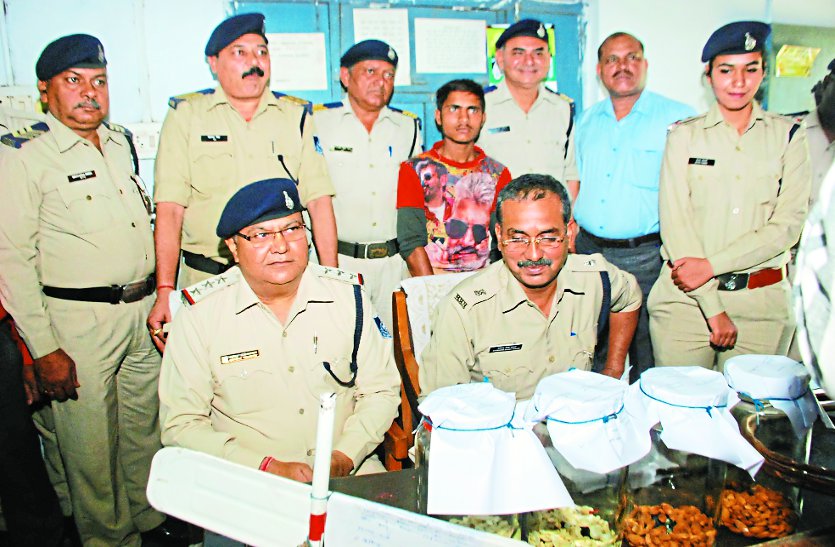 theft gang caught by gwalior police