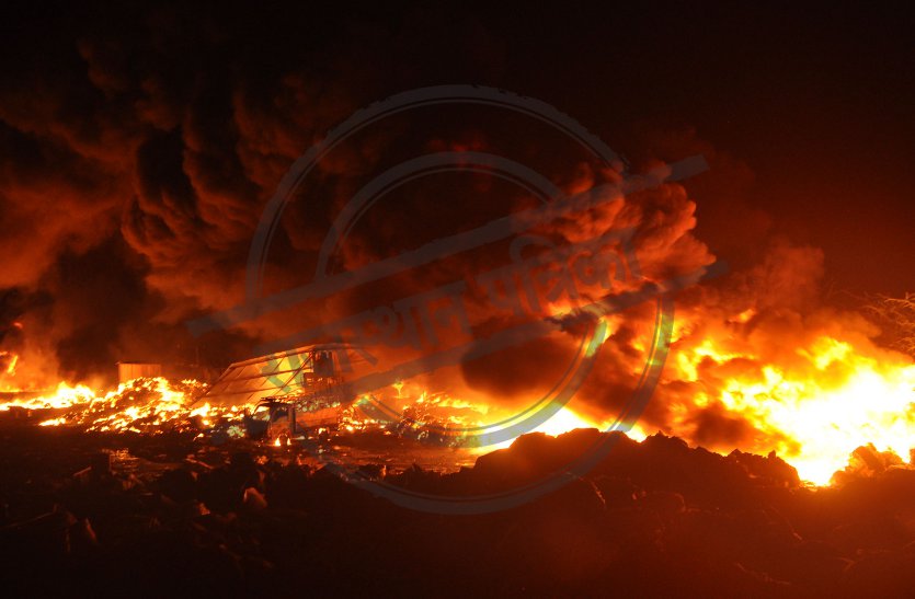Gale fire in plastic factory, stirred on highway