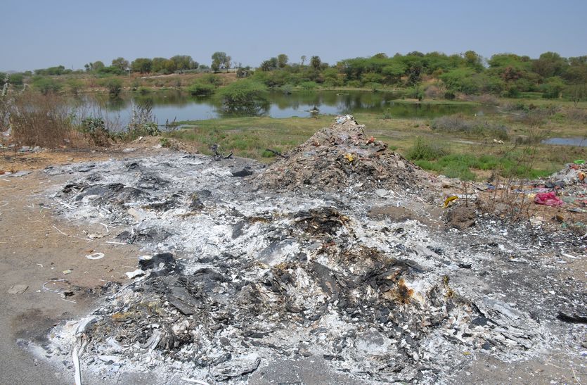 Kothari river for garbage is not ... in bhilwara