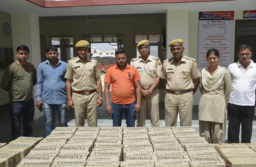 police arrested man with liquor in ajmer