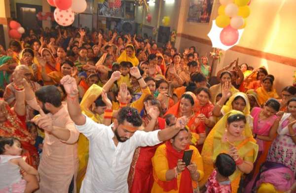 Organizing Bhagwat Katha in Mangal Bhawan katni