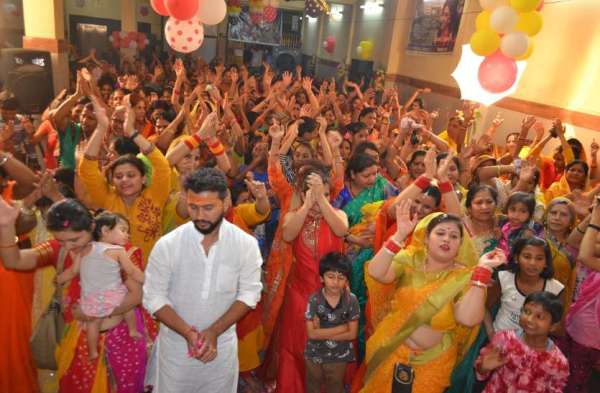 Organizing Bhagwat Katha in Mangal Bhawan katni