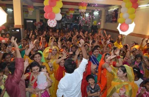 Organizing Bhagwat Katha in Mangal Bhawan katni
