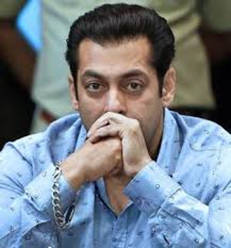 Salman Khan in cases of deer hunting and illegal weapons 