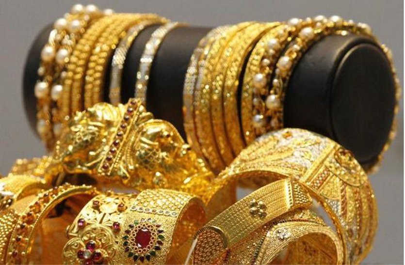 12 lakh rupees cheating on jewelery purchase