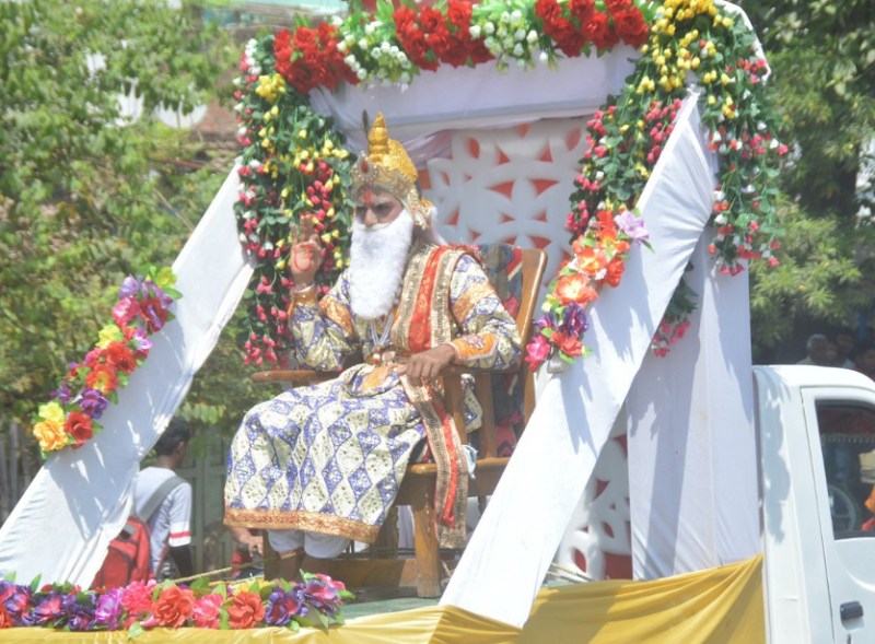 dharam jhulelal jayanti on 7th april lord cheti chand festival